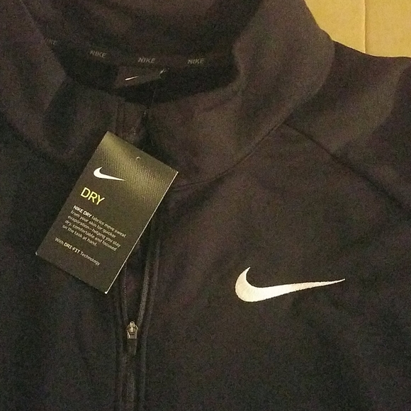 COPY - Nike Dri-Fit black pullover - Picture 2 of 3